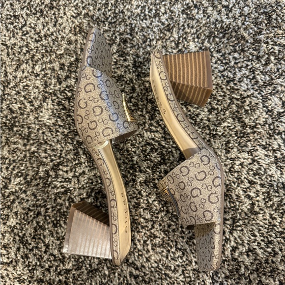 New Guess Logo Block Heel Mule Sandals  Women's Size 7 - Picture 5 of 6